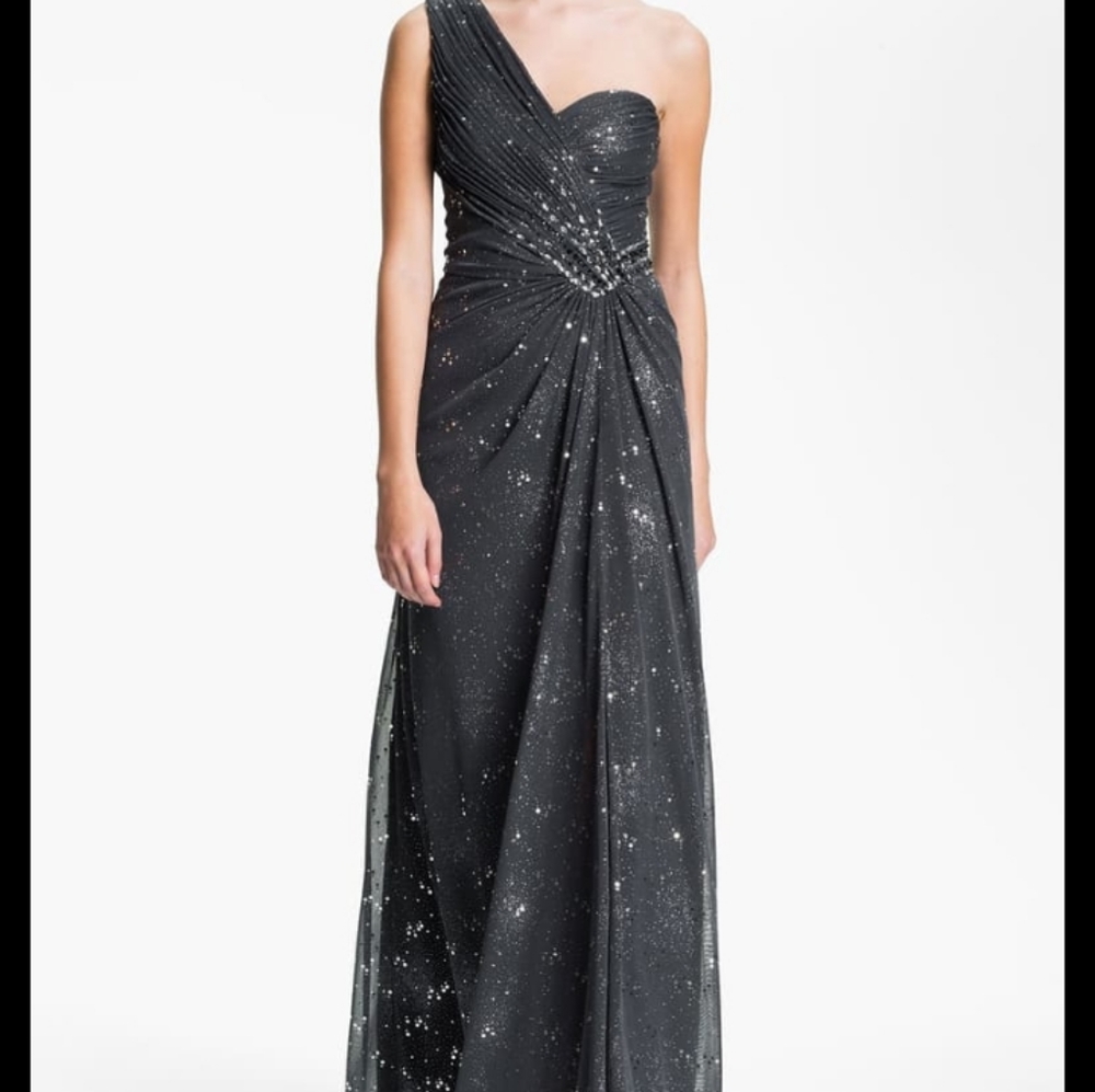 🍒Stunning Cachet silver dress